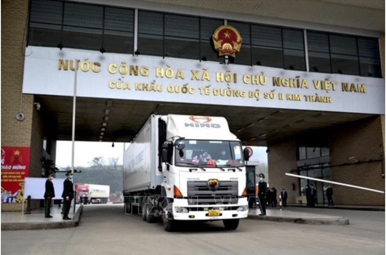 Lào Cai: Khuyến cáo doanh nghiệp chưa đưa thanh long lên cửa khẩu Kim Thành