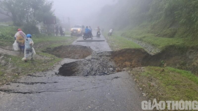 Lào Cai: Thông xe tạm thời đoạn đường đứt gãy trên Tỉnh lộ 155